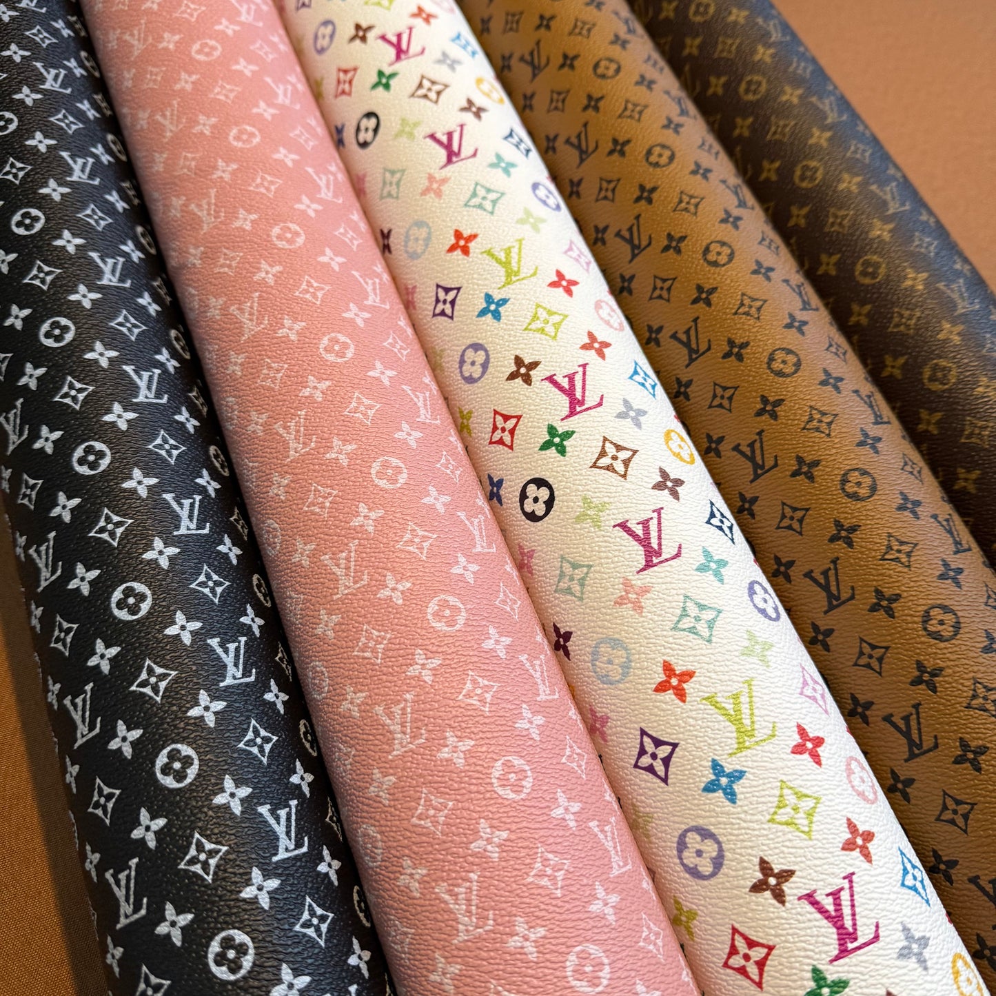 MINI LOGO LEATHER
