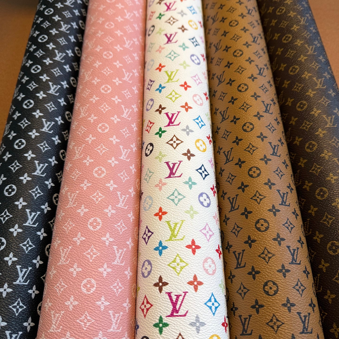 MINI LOGO LEATHER